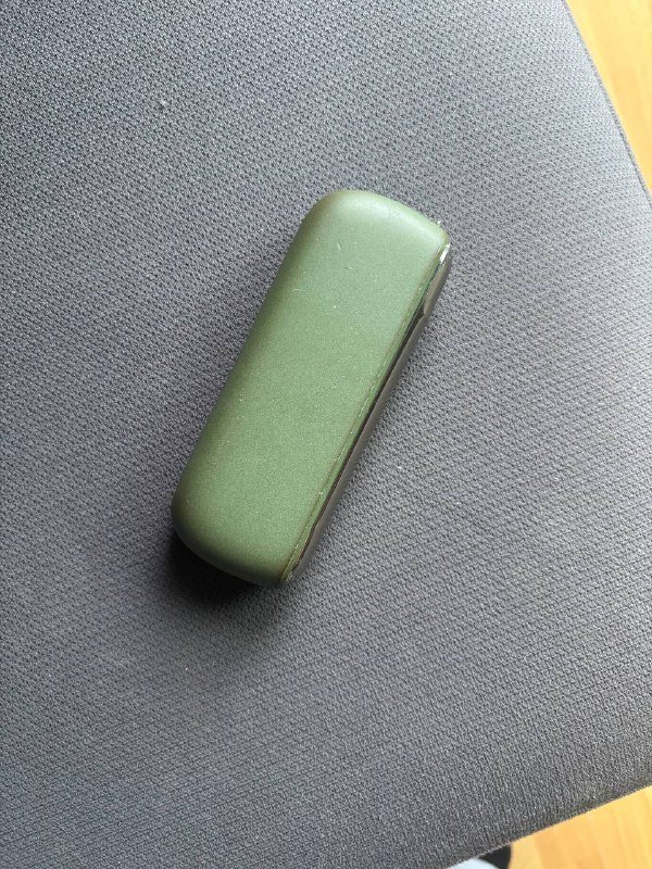 IQOS ILUMA электронное устройство для нагревания табака