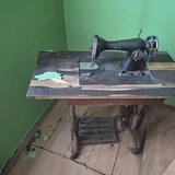 Антикварная швейная машина 1