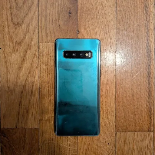 Самсунг с10
