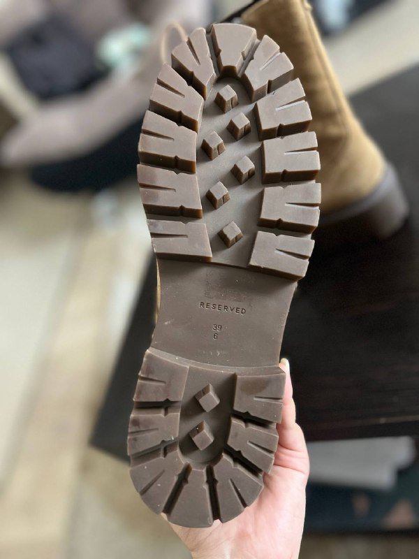 Футболка мужская Armani, женские замшевые ботинки Reserved 9