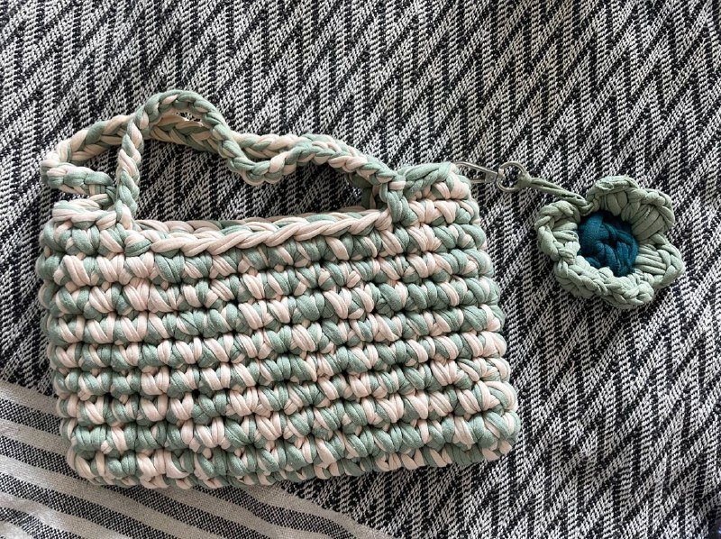 Вязаная сумка ручной работы