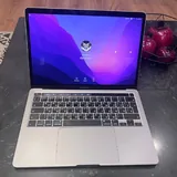 ორი MacBook 16 Pro და 13 5