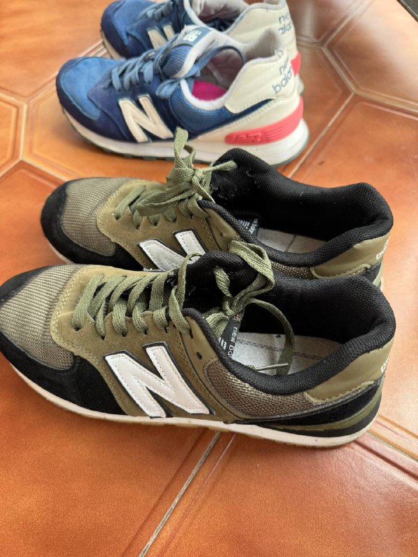 Кроссовки New Balance темные, синие и белые Reebok, ведро и горшок 3