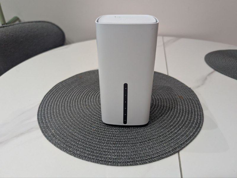Роутер TP-Link Archer NX200
