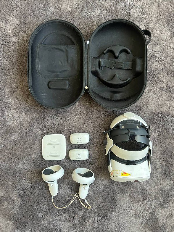 VR-шлем Meta Quest 2 с аксессуарами