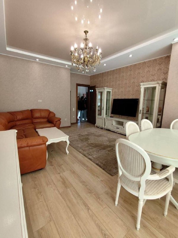 Сдам квартиру 3 спальни 102м2 у парка 6 мая 2