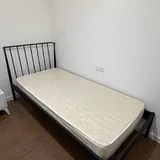 Кровать с матрасом, стол 2