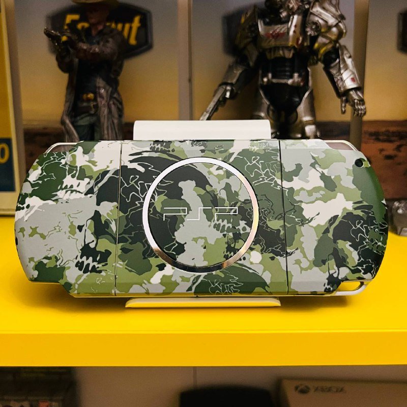 PSP 3000 Metal Gear Solid Peace Walker Edition 3