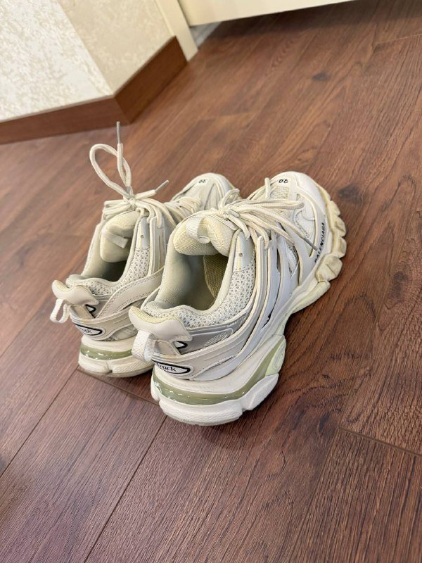 Женские кроссовки 39 размер 2