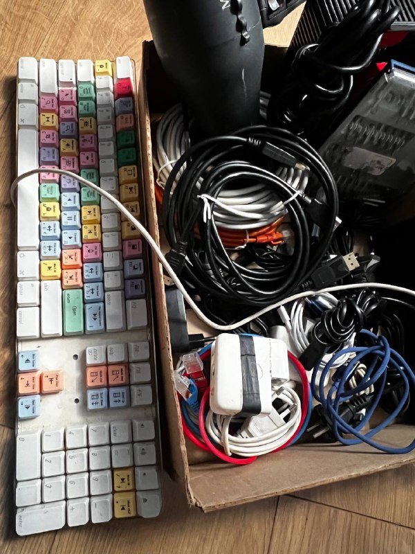 Интернет провода, зарядки, блоки питания, наборы бит, фен, корпус HDD, переходники, Power bank, клавиатура