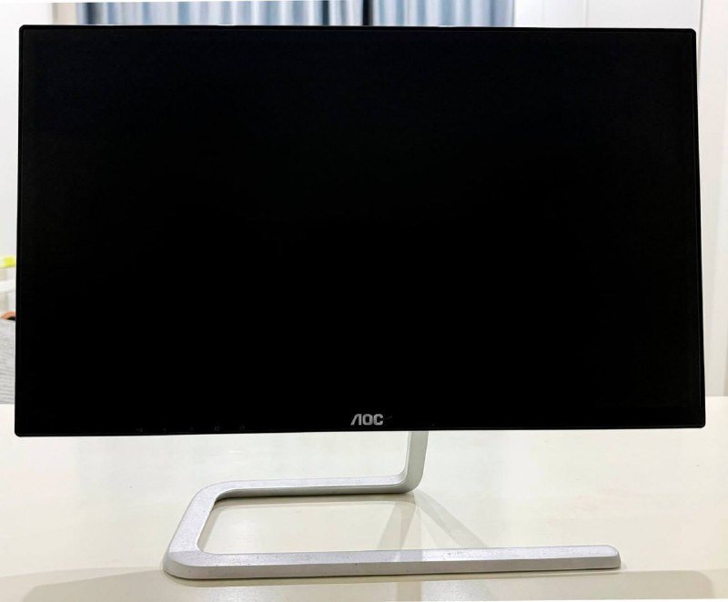 Мониторы MSI G244F E2, AOC I2281FWH, мышь Razer DeathAdder V3 3