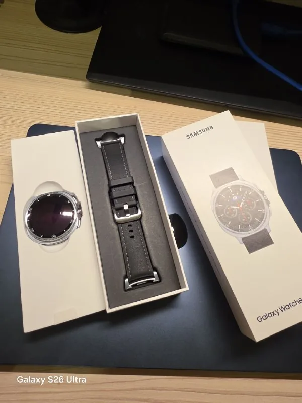 Samsung Galaxy Watch 8 Classic 1