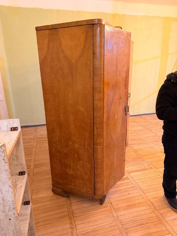 старый шкаф под реставрацию