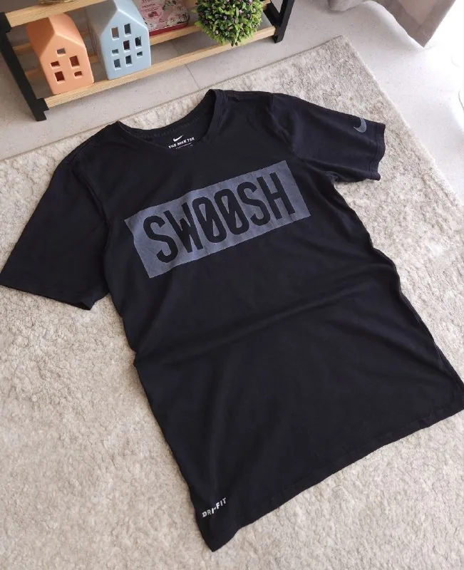 Спортивная футболка Nike Swoosh 1