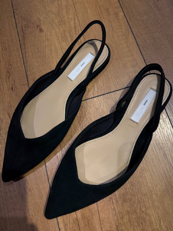 Балетки H&M, босоножки Stradivarius, туфли-мюли RINASCIMENTO