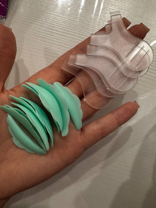 Набор для наращивания и ухода за ресницами и бровями 2