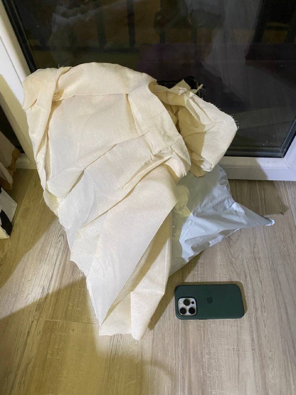 Белая стропа, алая резинка, швейная резинка, лоскуты джинс, обрезки бязи 6