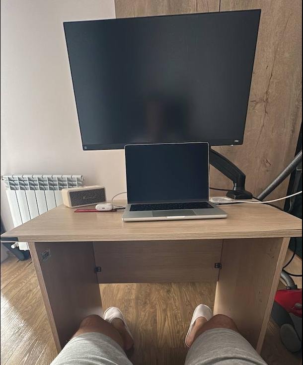 Стол рабочий, монитор игровой Benq Mobiuz 27" 4