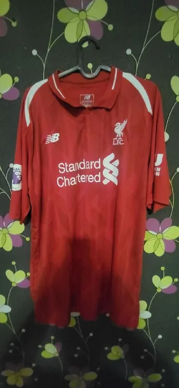 Футболки Juventus, Liverpool, Man United 1