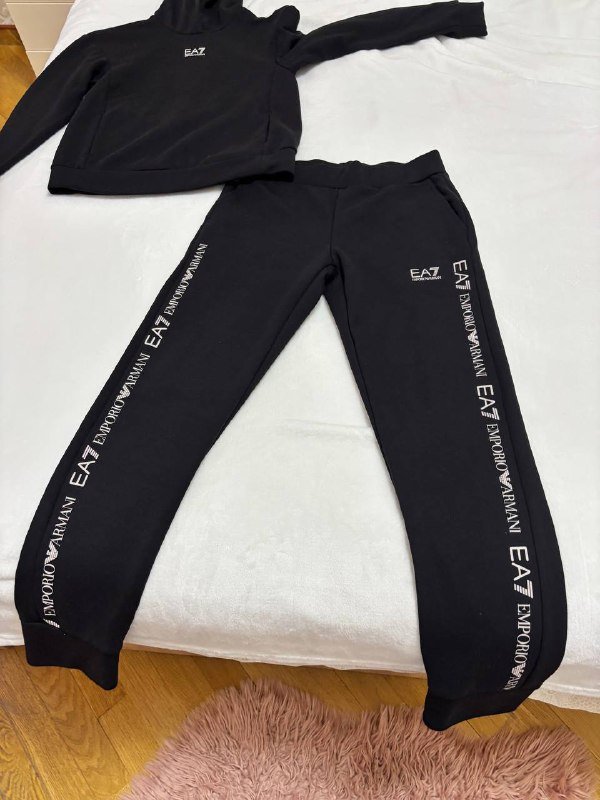 Черный женский костюм EA7 Emporio Armani новый