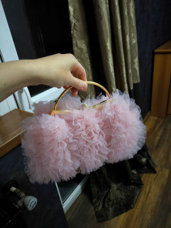 Розовая сумка с рюшами