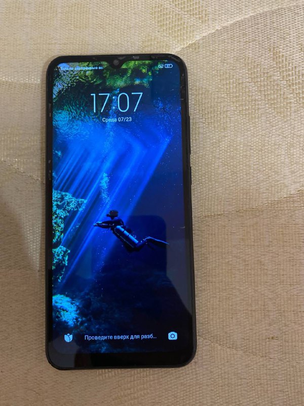 Телефон Redmi 9C 32Г с треснутым стеклом