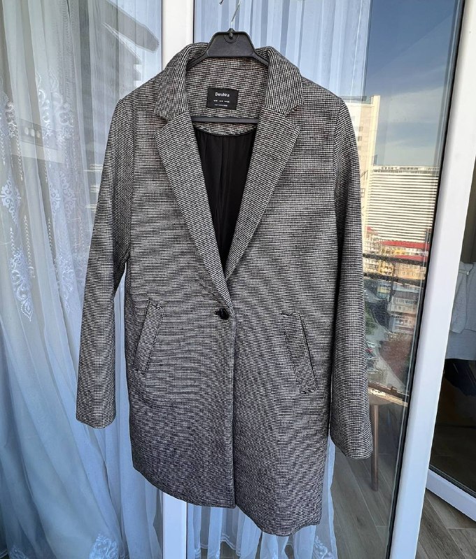 Интерьерные свечи, полка, пальто, чехол на iPhone, украшение, массажный стол, кружки, линзы 3