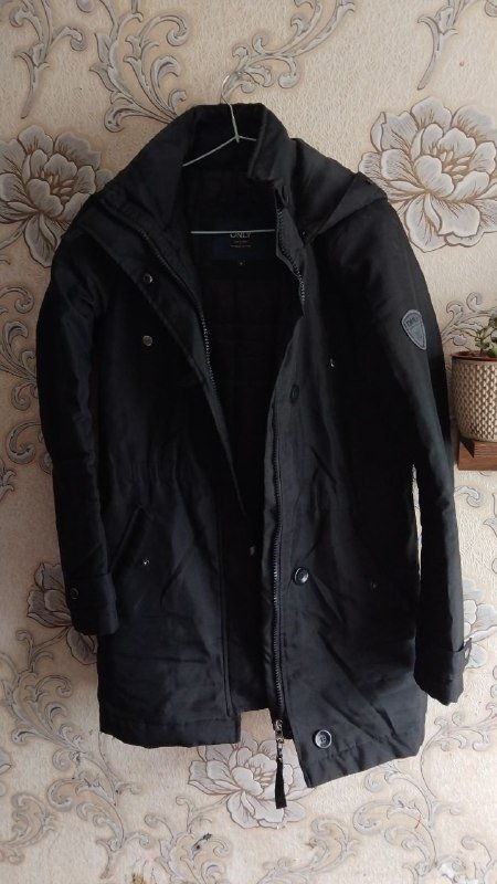 Черная женская куртка размер S