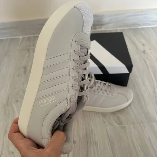 Кроссовки Adidas