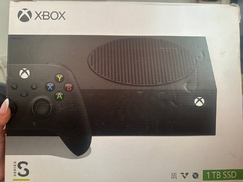 Xbox Series S 1 TB с двумя контроллерами