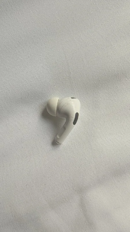AirPods Pro 2, левый наушник 1