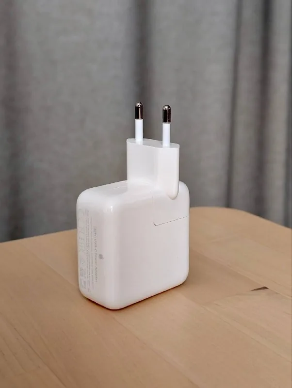 Apple 35W USB-C зарядное устройство 1