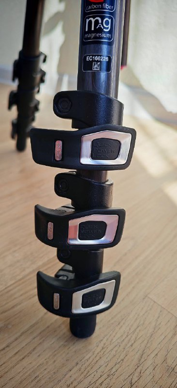 Штатив Manfrotto MK190X3-3W1 с 3D головкой для фотокамеры 6