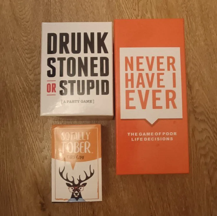 Настольные игры для вечеринок: SOTALLY TOBER, Never Have I Ever, Drunk Stoned or Stupid