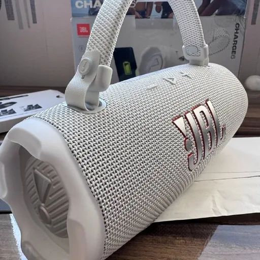 iPad Air 6, JBL Charge 6, iPhone 12 mini
