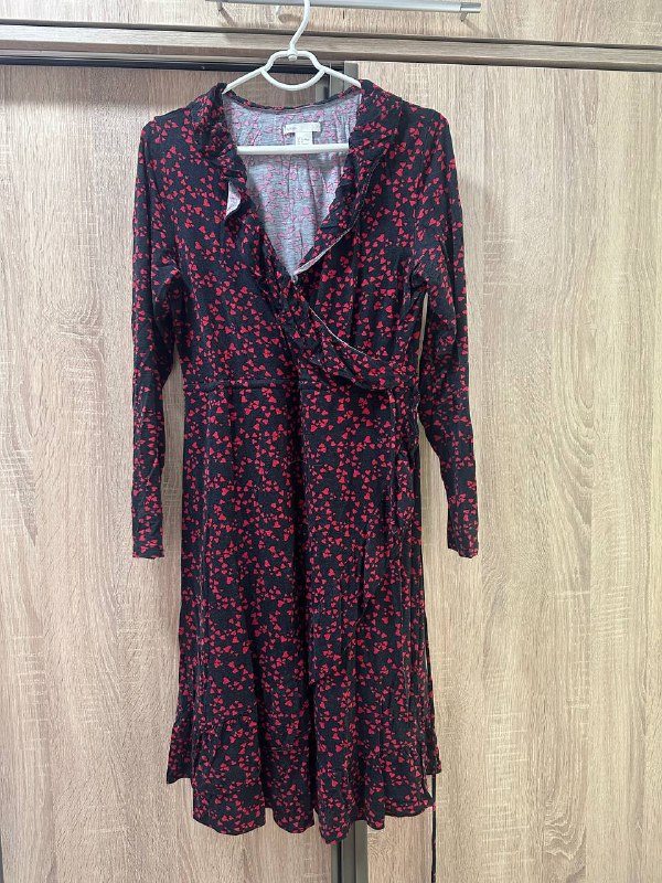 Dresses, denim jacket, shorts, skirt, sweaters, blouse, blazer 2