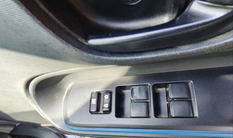 Toyota 2014 автомашина в отличном состоянии 8