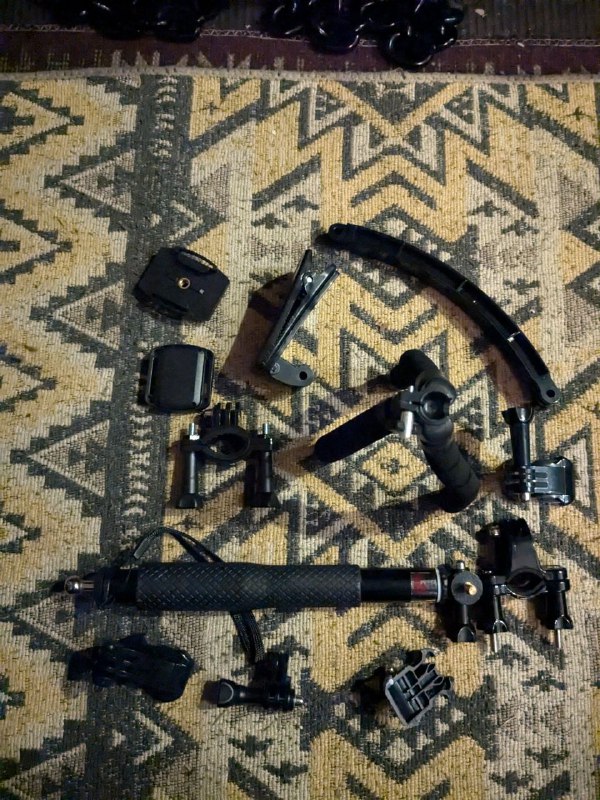 Neewer camera set, Akaso camera, accessories, 2 SD cards 2