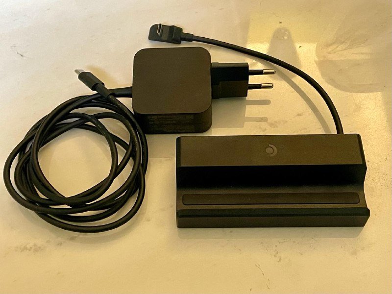 Док станция и зарядка для Steam Deck