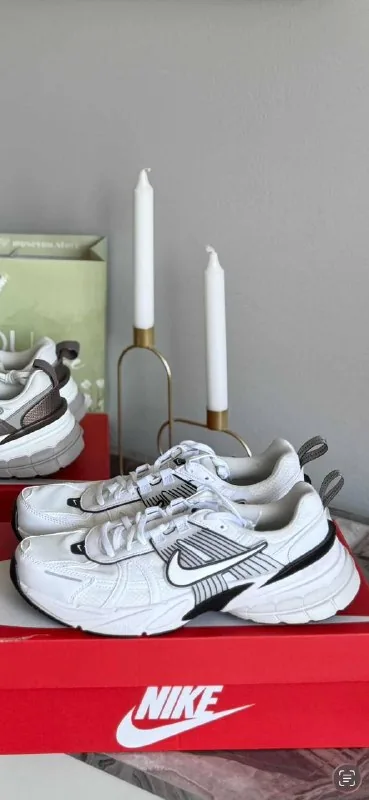 Кроссовки Nike