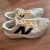 Мужские кроссовки Hoka, Altra, New Balance 4