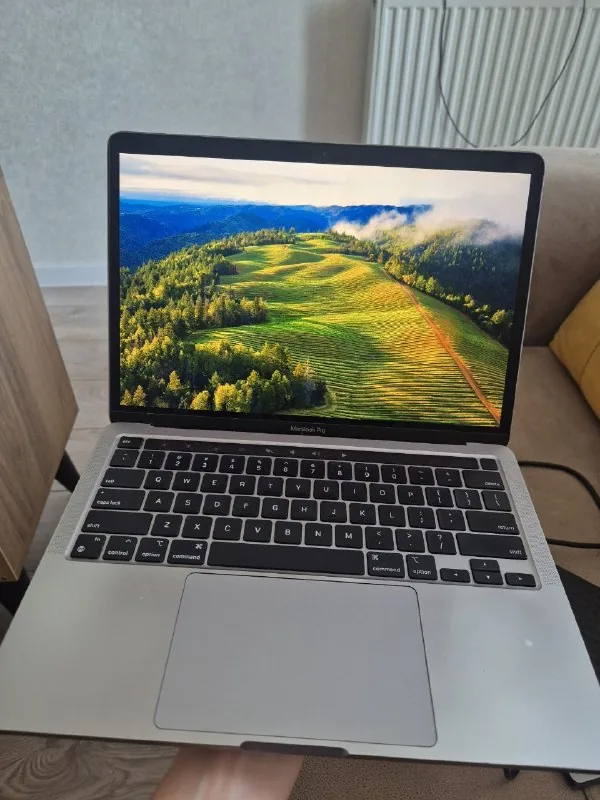 MacBook Pro 13 M2 2022 16GB 1TB SSD 1