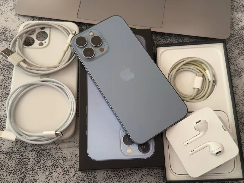 iPhone 13 Pro Max 1TB Sierra Blue 1
