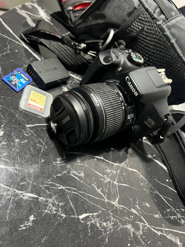 Фотоаппарат Canon EOS 1300D с аксессуарами 4