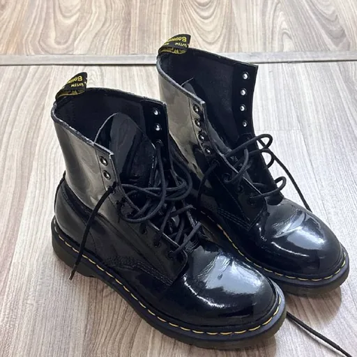 Сапоги Saga Fox, Dr. Martens и Michael Kors