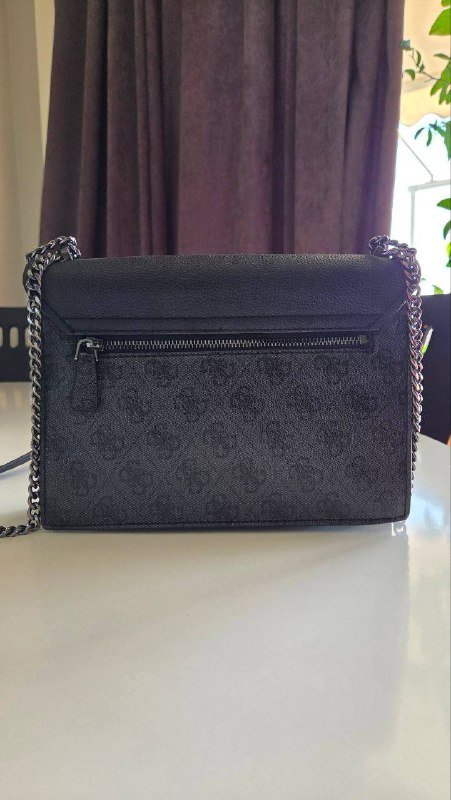 Чёрная сумка на плечо с цепочкой 4