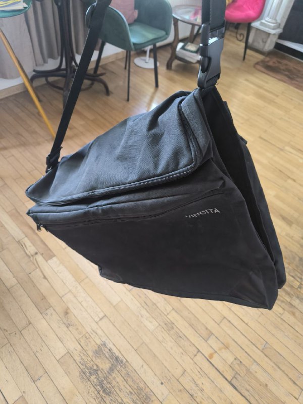 картина, куртка Alpha Industries, колонка JBL Flip 6, сумка на багажник, часы Timex 6