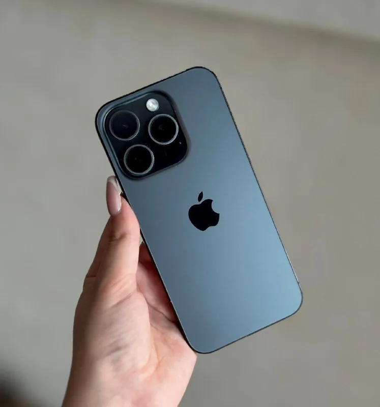iPhone 15 Pro Max, iPhone 15 Pro, iPhone 14 Pro, Xbox Series S 1