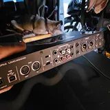 Behringer UMC404HD аудио MIDI интерфейс 2