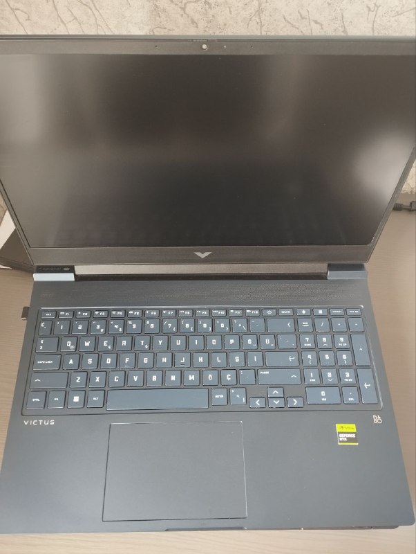 Ноутбук игровой Lenovo LOQ 15IAX, HP Victus 16 5